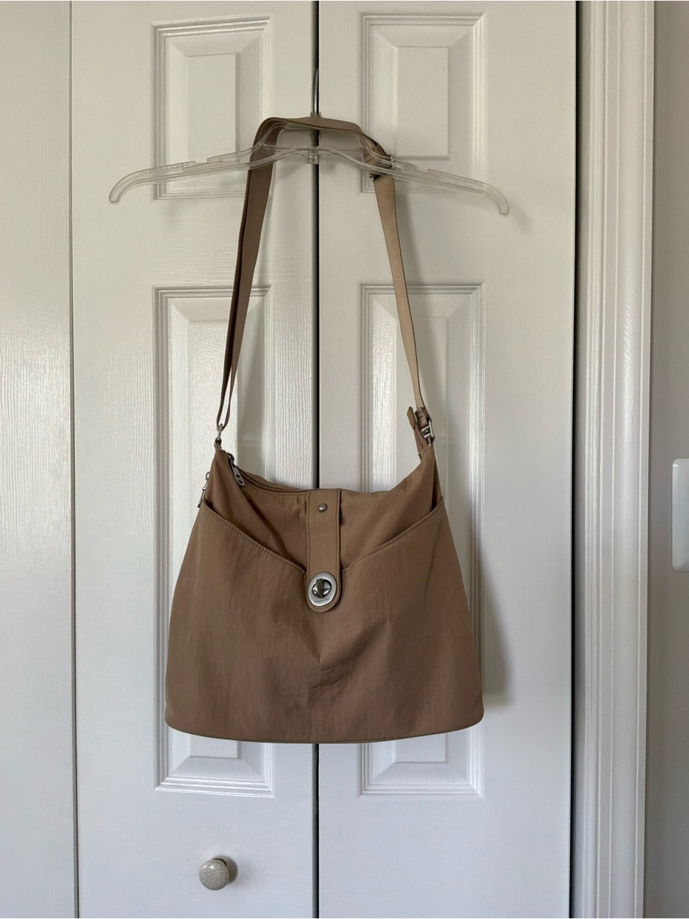 Baggallini Helsinki Crossbody Hobo Travel Bag – Tan /Khaki With Sky Blue Lining